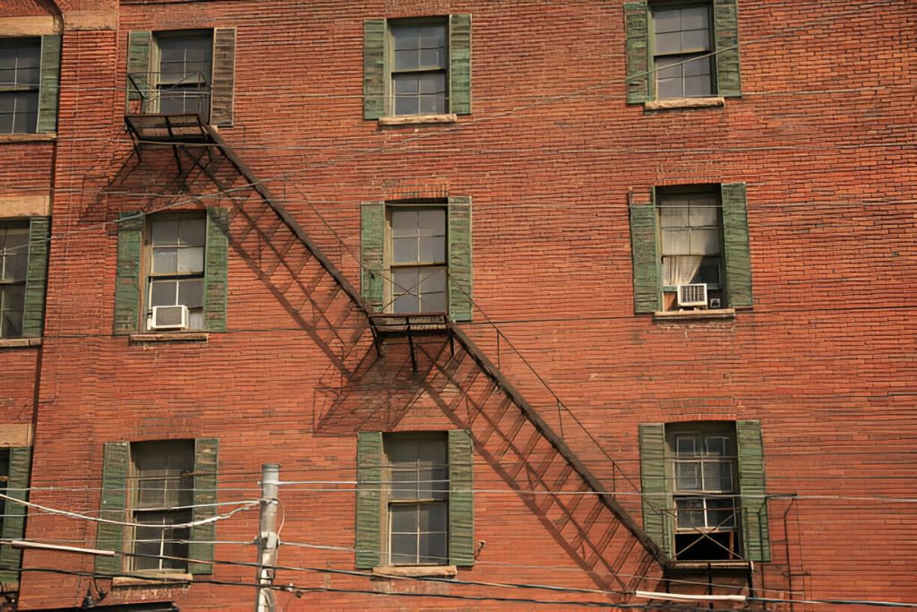 MAINTAINING FIRE ESCAPE SAFETY